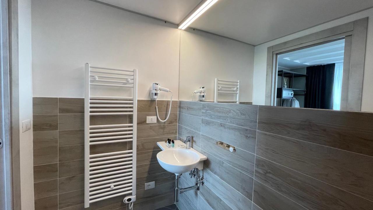 Hotel Tranquillo Uptown Lecce Exterior foto